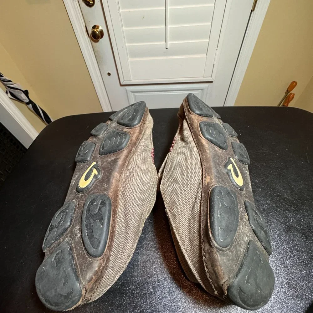 olukai size 10  moloa kapa green canvas comfort slipon loafer shoe